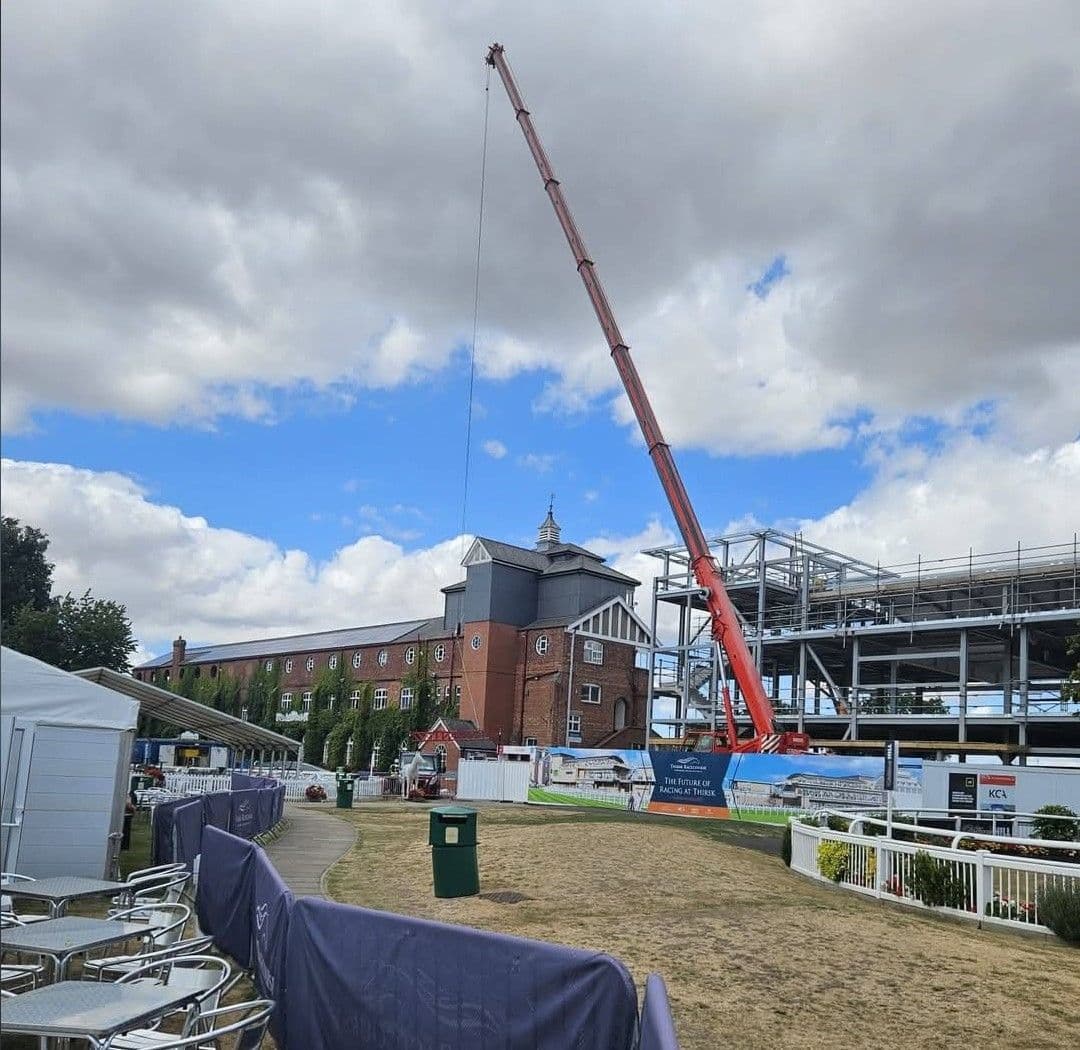 Grove GMK3060L Crane